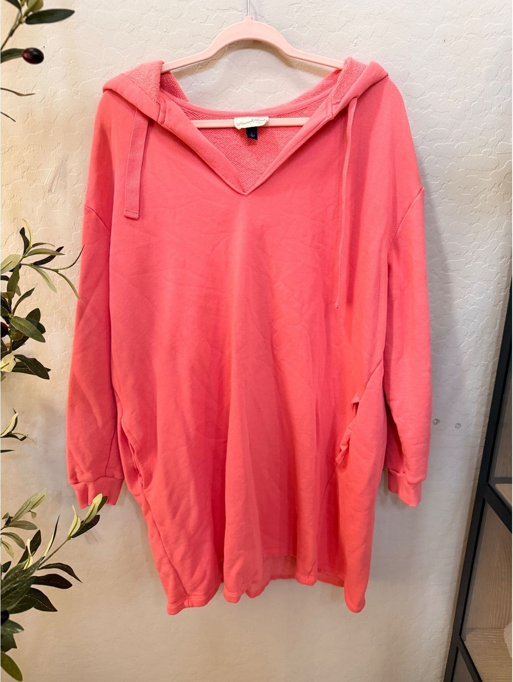 Universal thread long hoodie